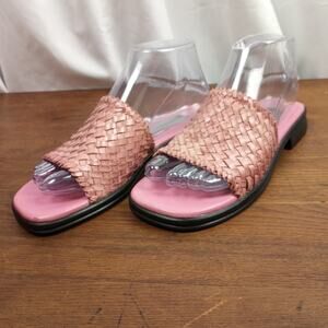 NC CLUB~'Swan' Woven Leather Slides ~ 7½